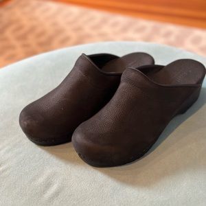Black Sanita Clogs Size 39